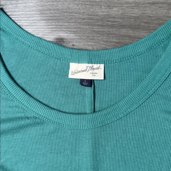 Universal Thread Top - Picture 6 of 6